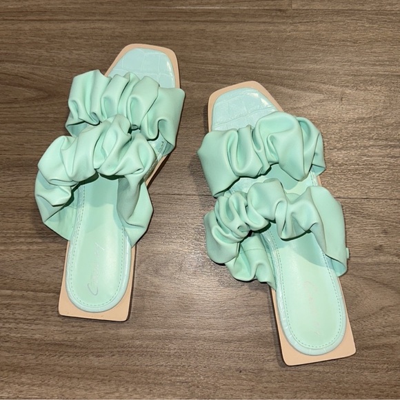 Circus by Sam Edelman Iggy Ruched Slide Sandals - Picture 5 of 6